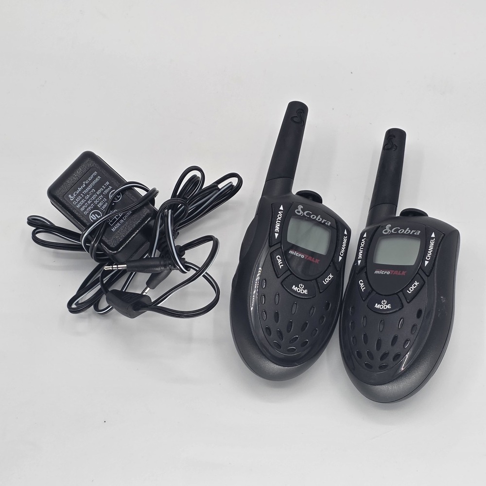 Cobra PR260 2-Way Radio Walkie Talkies Set Of 2 Black With Charger Untested